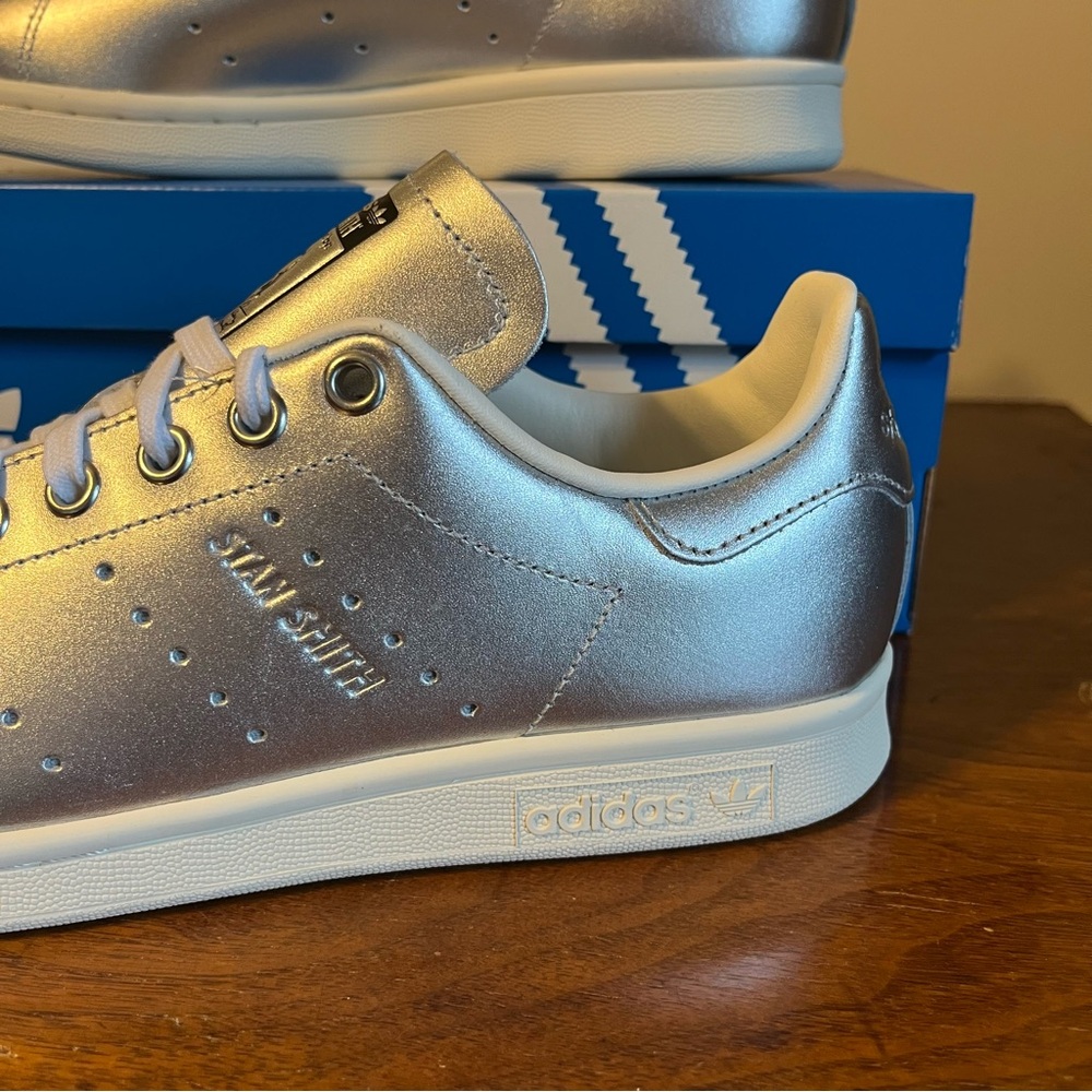ADIDAS Women's Stan Smith Silver Shoes - Picture 4 of 10